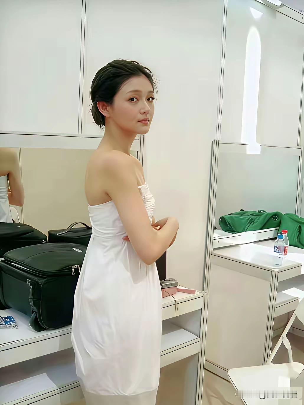 你发现了吗其实关于大S她有一个很大S的特点是所有明星尤其是女明星不敢模