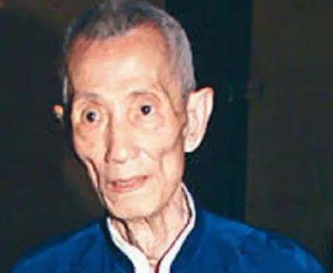在香港商界，能让李嘉诚、杨受成等大人物放下手里的生意，安静站在病房里听话的人，并