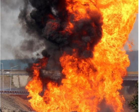 俄罗斯反击得手！两枚导弹精准命中培训大厅，150名美军专家全部覆灭，美方否认事件