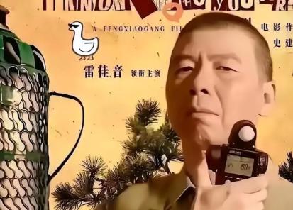 网络大V胡锡进还是没忍住，还是对冯小刚的新作《抓特务》发表两个核心观点，其一冯小