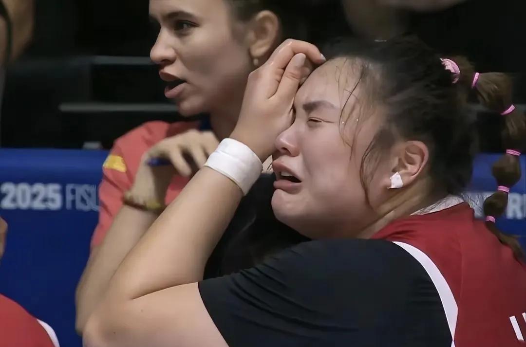 中国女篮81-69力克美国女篮，夺得大运会女篮冠军！北京时间7月26日凌晨，大