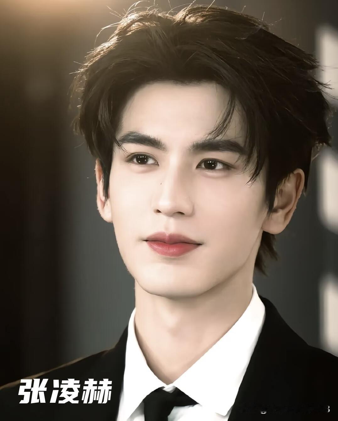 杨洋、张凌赫、肖战三位流量明星，你第一眼看着会觉得谁的长相符合你的审美呢？我