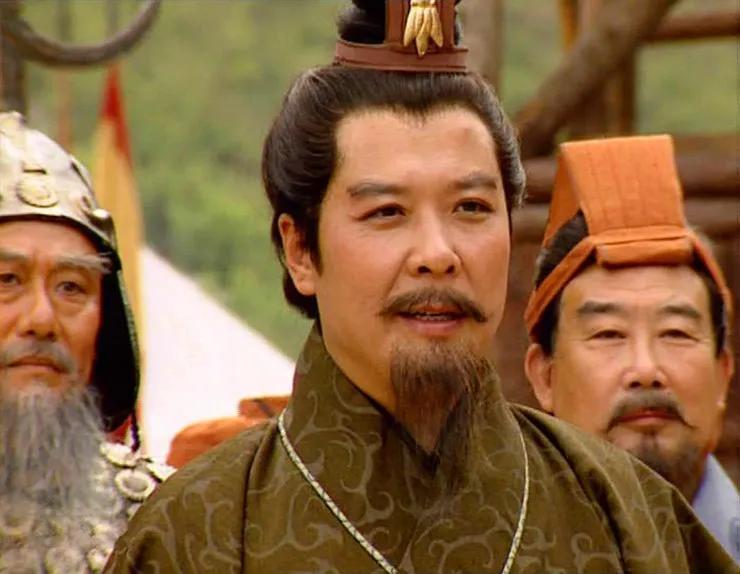 今日话题：为什么现在人们都觉得刘备会是伪君子？？？网友甲：刘备死前对刘禅说的