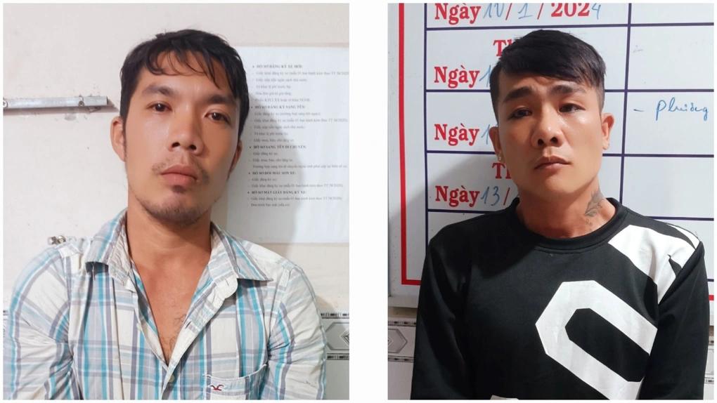 越南2名青年持枪夜间外出被逮捕越南坚江省周城县警方表示，他们暂时拘留了两名携带