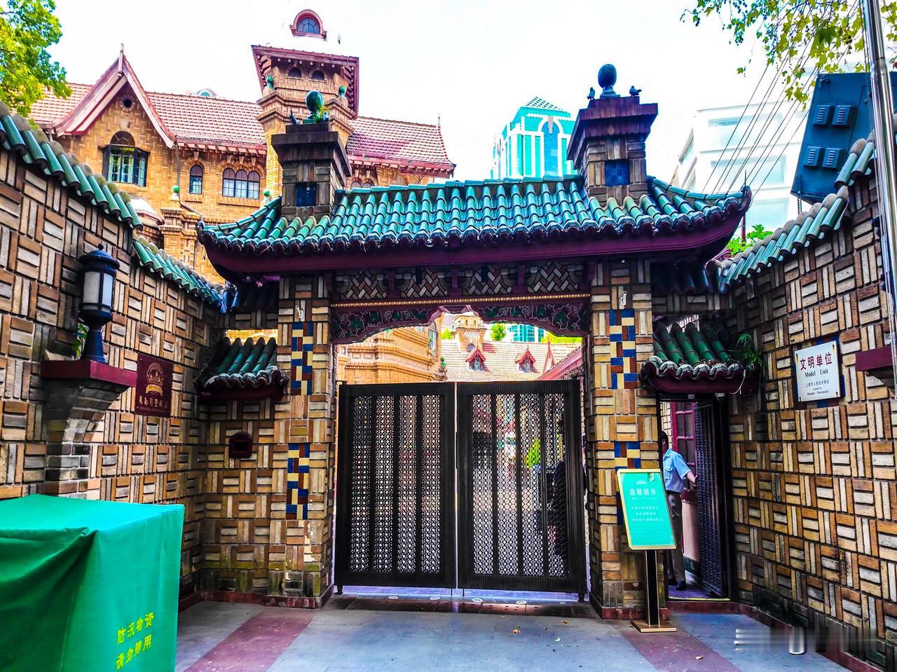 上海的马勒别墅，知道的人很多，但只见过其外表没见过它内部长什么样的人应该也不多。