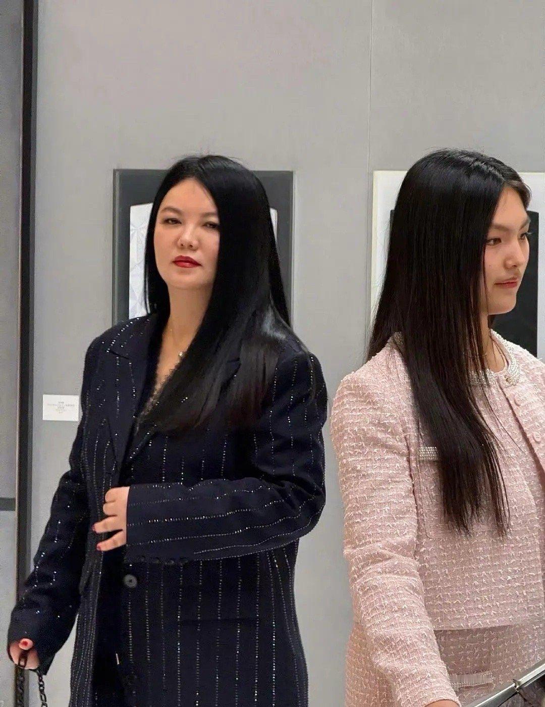 安吉拉生图来了，平时是不是p得有点大。​​​