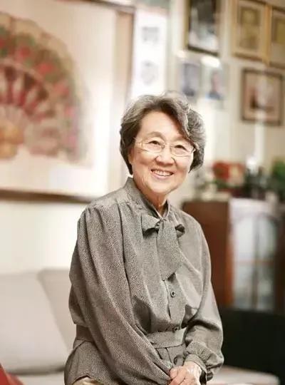 周恩来侄女透露伯父是位武林高手。平常是不露的，实际上他的武功是很强的。学历高、职