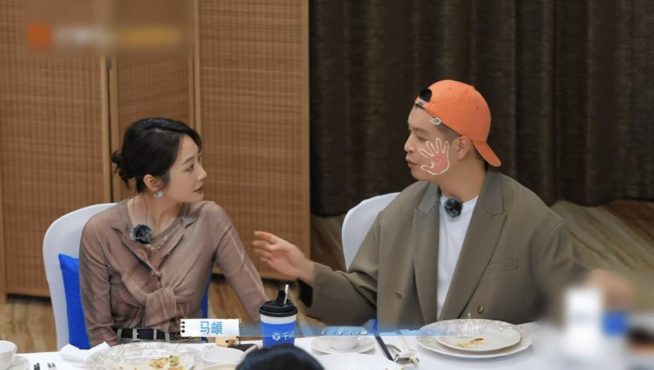 李纯听到马頔说错她生日的反应这完全就是最真实的婚后状态！马頔记错老婆生日，李纯