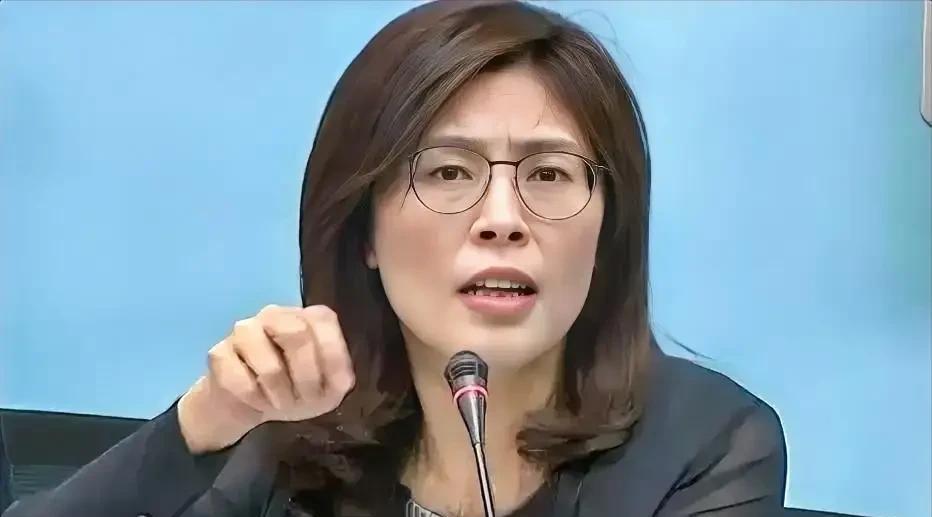 国民党主席选举结果出现！郑丽文民调以68%位居第一，郝龙斌则仅仅获得6%，处于垫