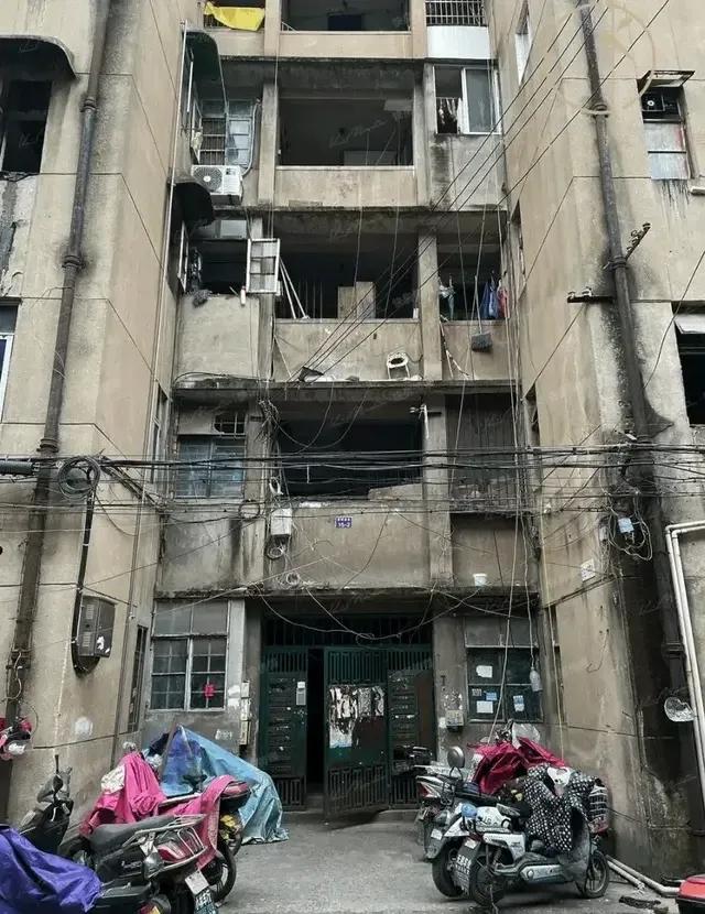 已经很难“拆迁”?官方定调:楼龄20年以上的房子,统一这样处理