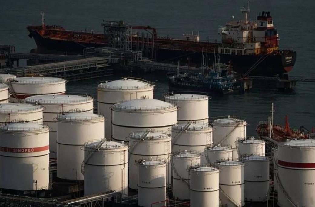 340万桶俄油堵在中国近海，中国为啥不接？答案很现实。黄海海域五艘满载俄罗斯乌