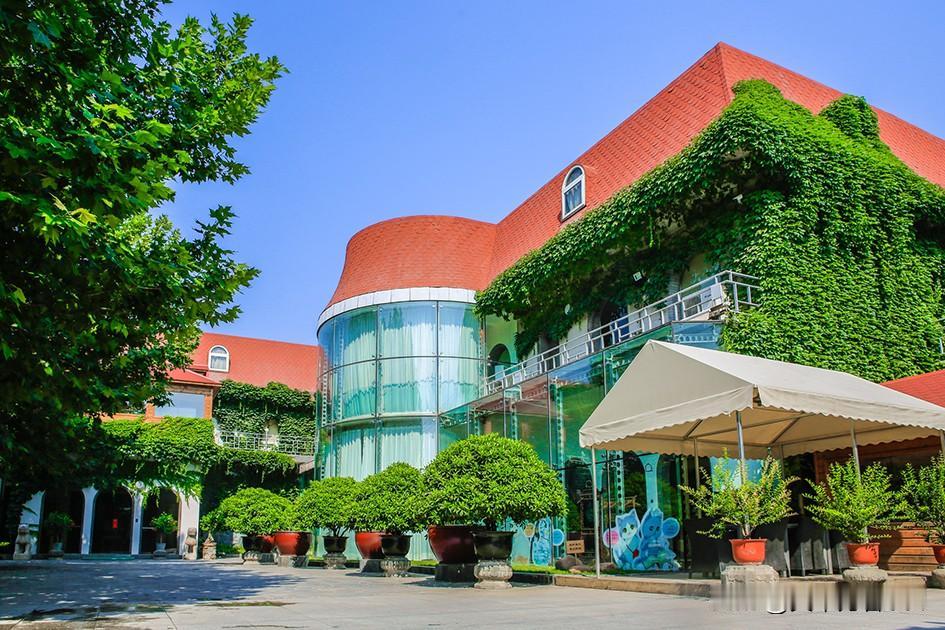 观复博物馆由著名收藏家马未都先生创办，是中国第一家私立博物馆，1996年获批，1