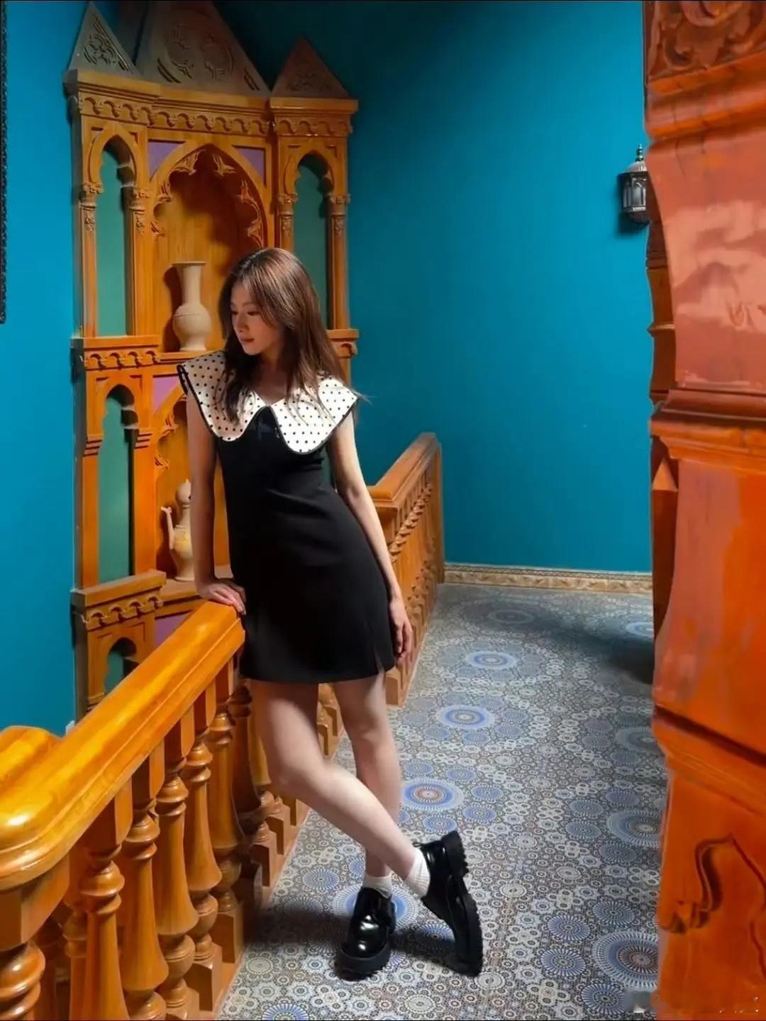 以前怎么没发现李兰迪腿这么长​​​