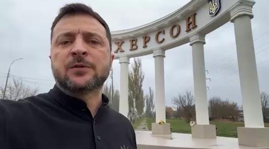 红军城不敢再去了，泽连斯基跑到了赫尔松，试图强调基辅对这座乌克兰南部城市的控制。