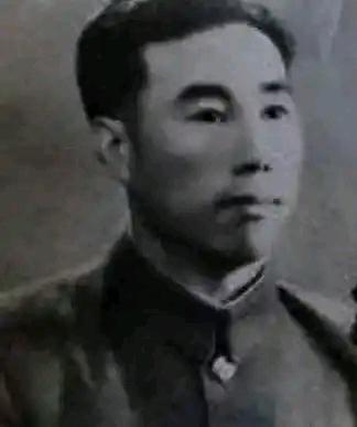 1959年，我军重点培养的副团长姜华亭，因隐瞒父仇带枪叛逃印度，泄露大量核心情报