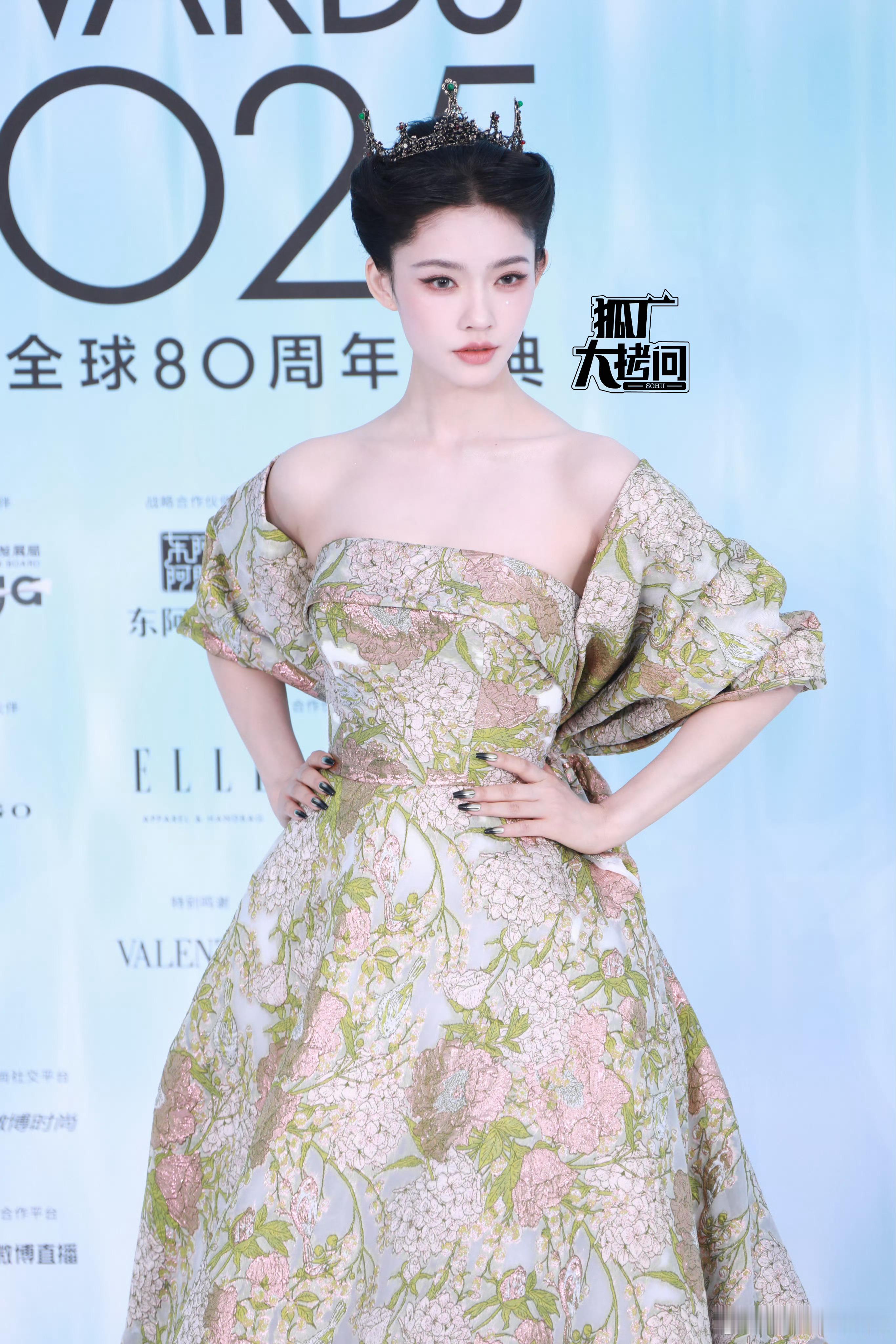 林允今天好像要艳压全场了​​​