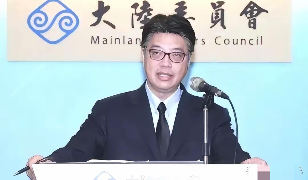 台陆委会这波操作太可笑了！为“台独”分子沈伯洋支招避祸，简直把分裂行径摆到了明面