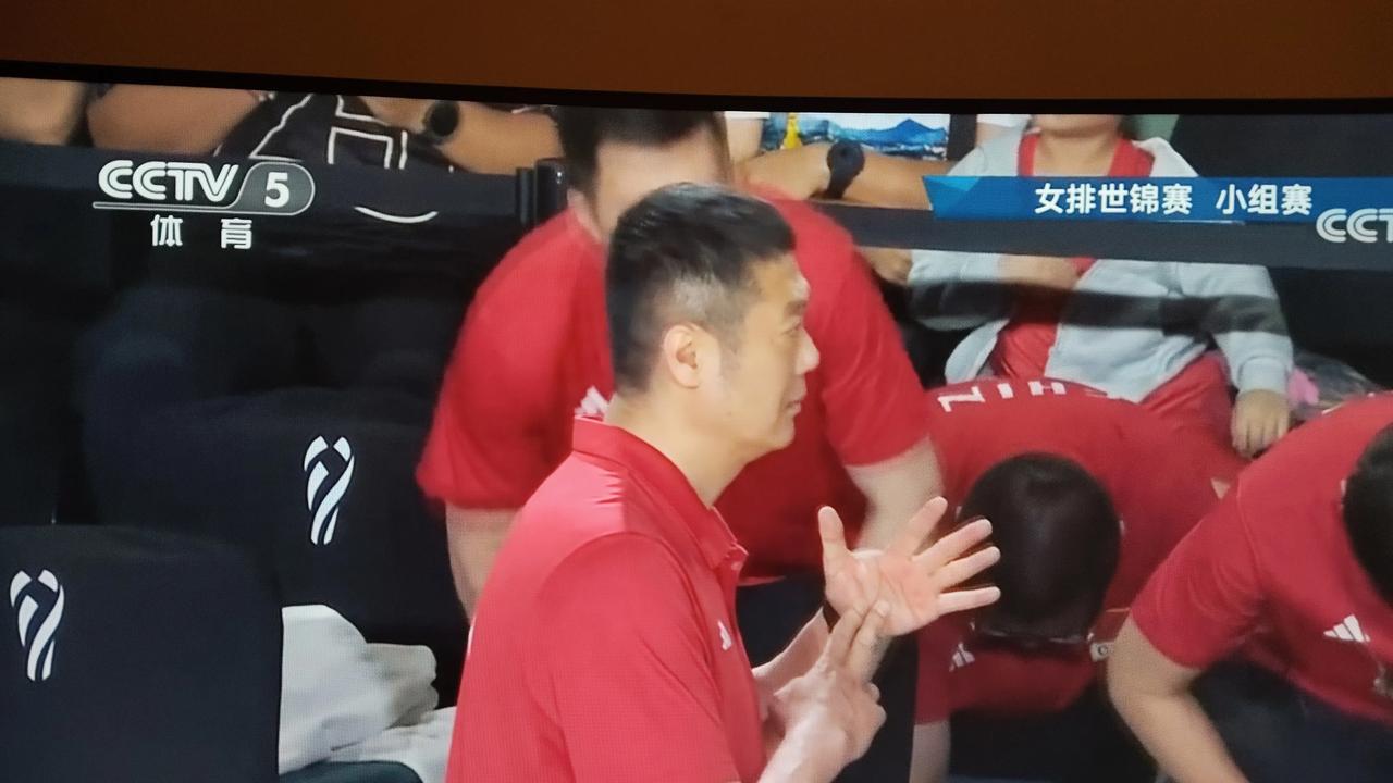 “输了拉倒。”这是一个优秀教练的担当。这是一个优秀教练给球员减压的最好的方法。