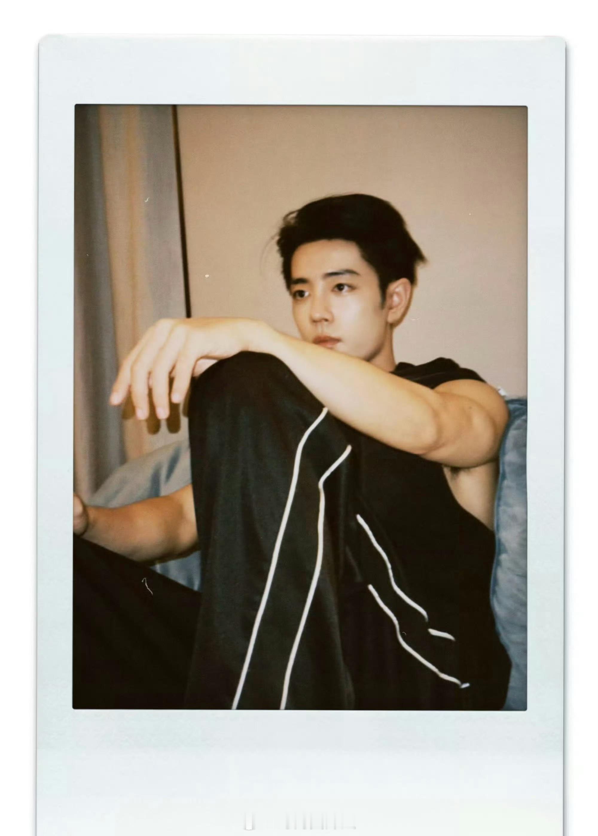 肖战家居照，又又一次被帅到了！