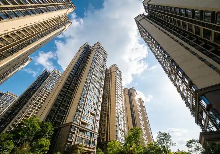 一位房产专家说：房价跌了，首付低了，利率也降了，买房是不是就划算了？2026年