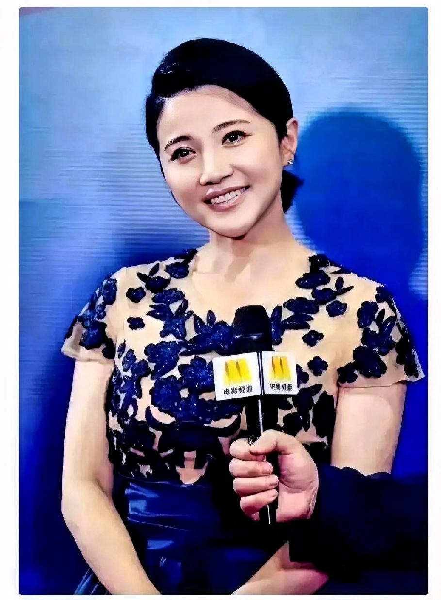 颜丙燕啊颜丙燕你糊涂啊本来你喜欢谁跟谁在一起是你的事，可是你作为公共人物，大