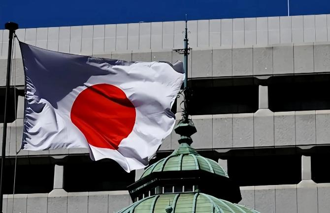 日本这回算是把“趁你病，要你命”玩明白了，就在大家都以为“美日同盟”坚不可摧的时