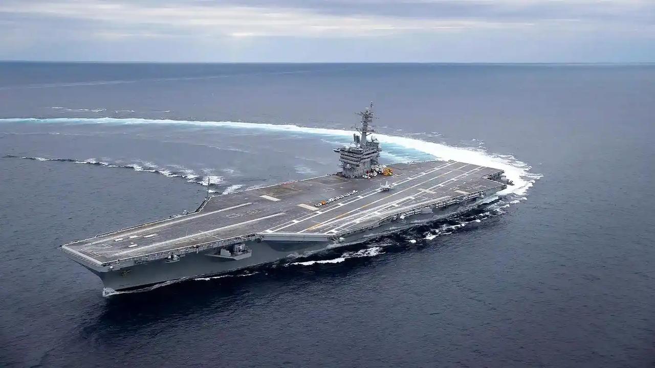 不可一世的美国超级航母，居然真被炸回老家了！中东传来一则震撼全球的消息，美军丢脸