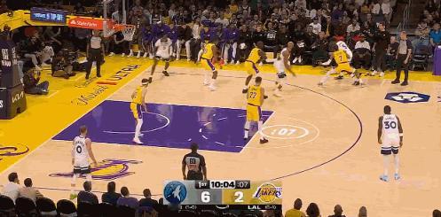 除了东契奇,谁来得分啊。。。首节过半落后两位数了森林狼vs湖人