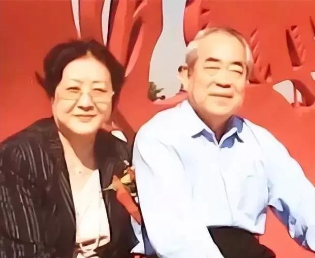 范曾第三任妻子楠莉究竟多美？肤白貌美气质佳，更是公认的贤妻。中国画坛，范曾的名字