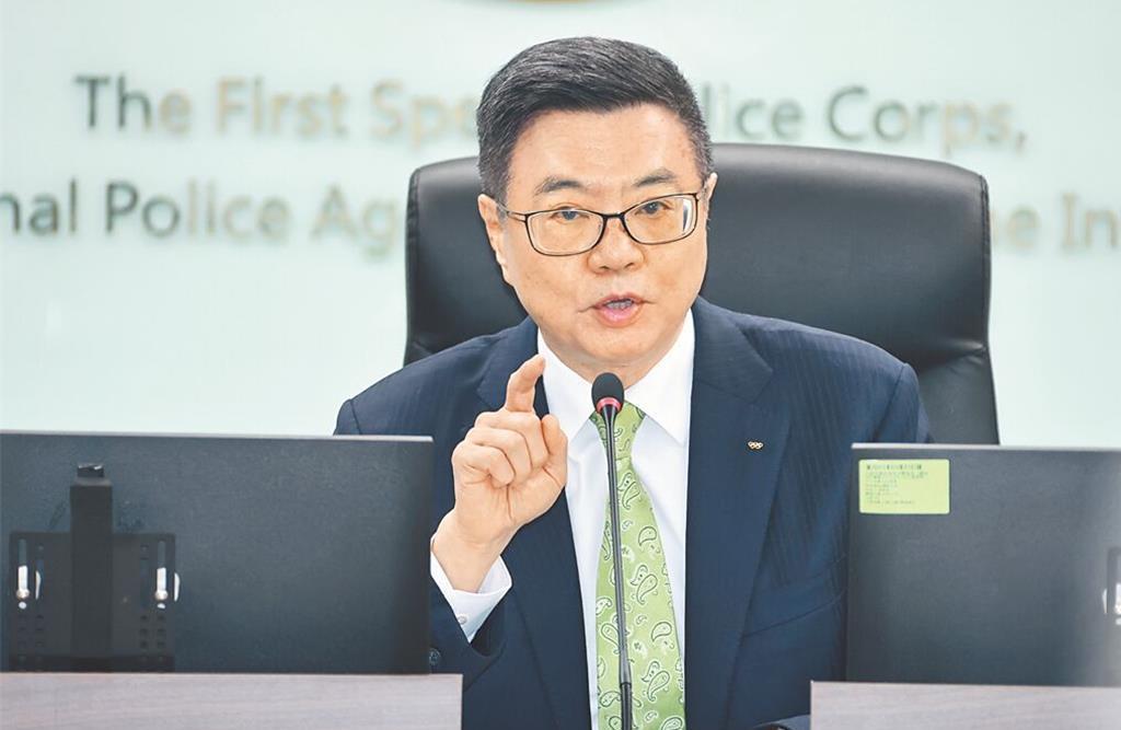 台湾的骄傲只剩下投票了全台首次大规模罢免投票今登场，“行政院长”卓荣泰一早就赴