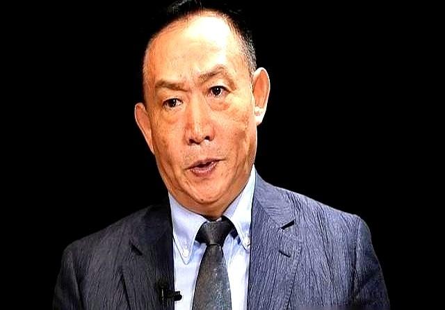 那几艘在太平洋晃悠的航母……现在看,真他娘的像群没带伞的鸭子,愣往雷区里钻。