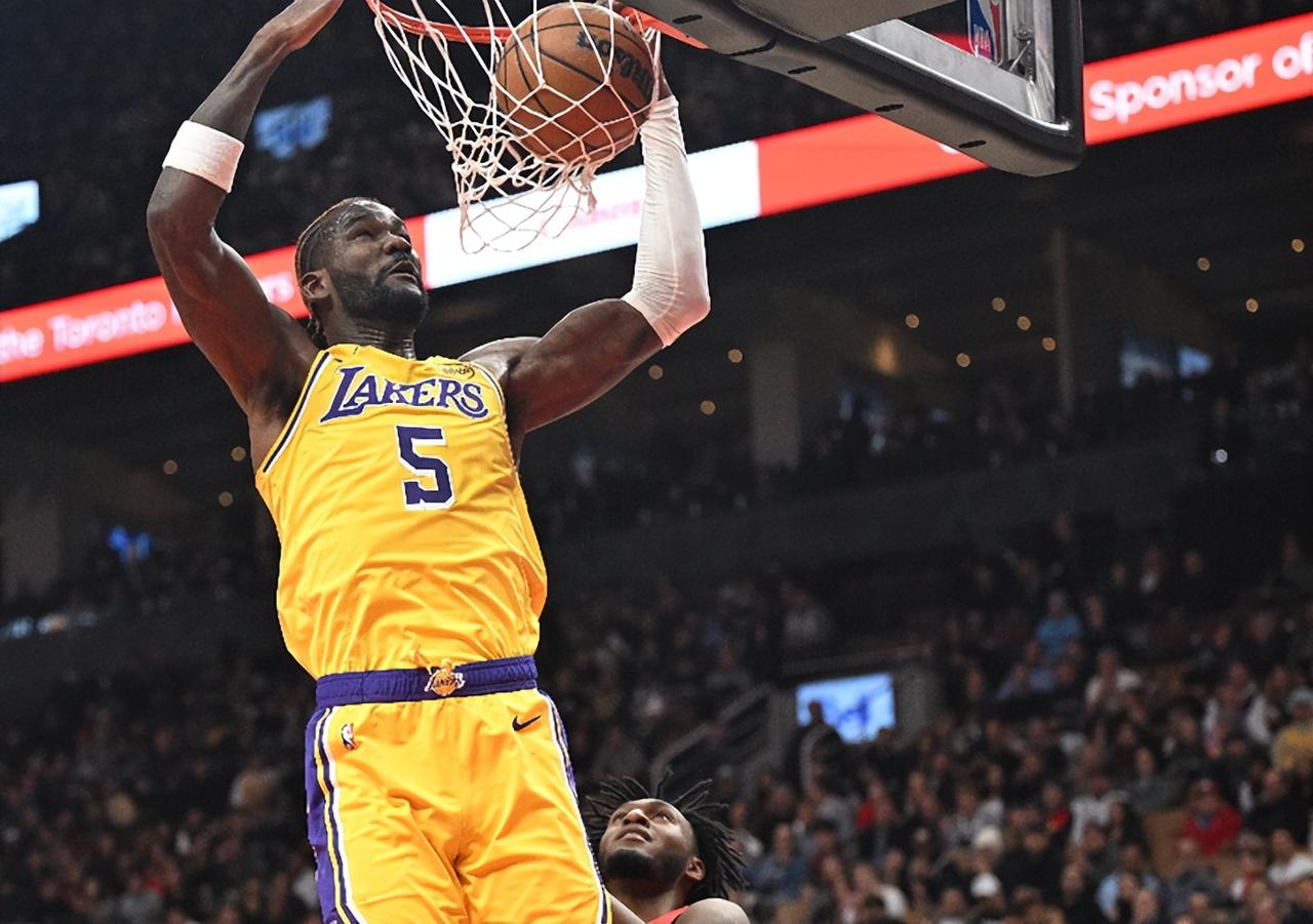 现在可以盖棺定论，东77的交易是湖人大赚了吧。得到联盟前五球员，隔壁老小和佛