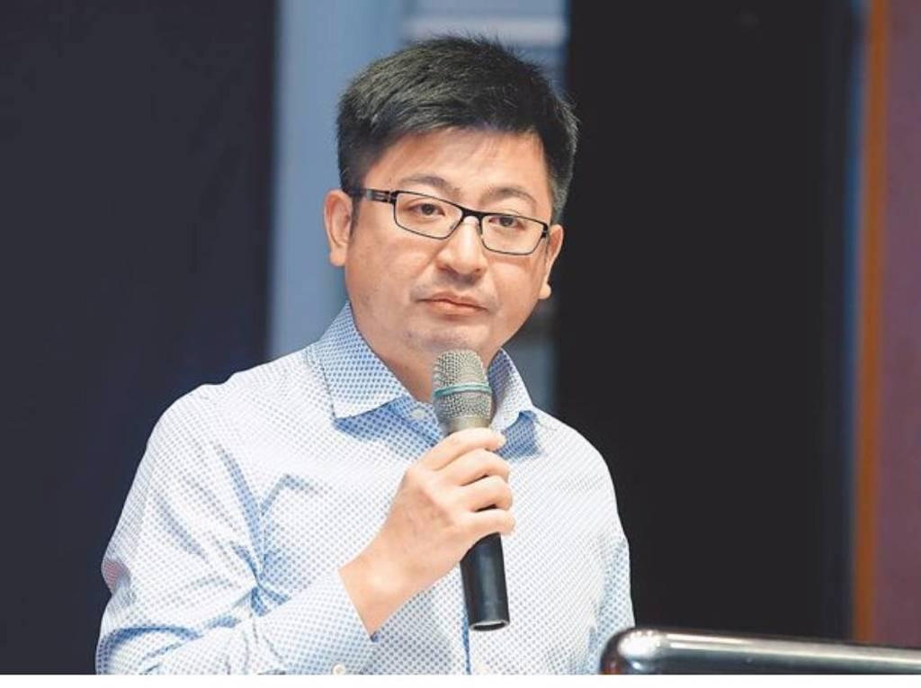 谢典霖遭收押郭正亮：魏平政太客气了彰化县议长谢典霖、谢新隆父子涉及6月23日