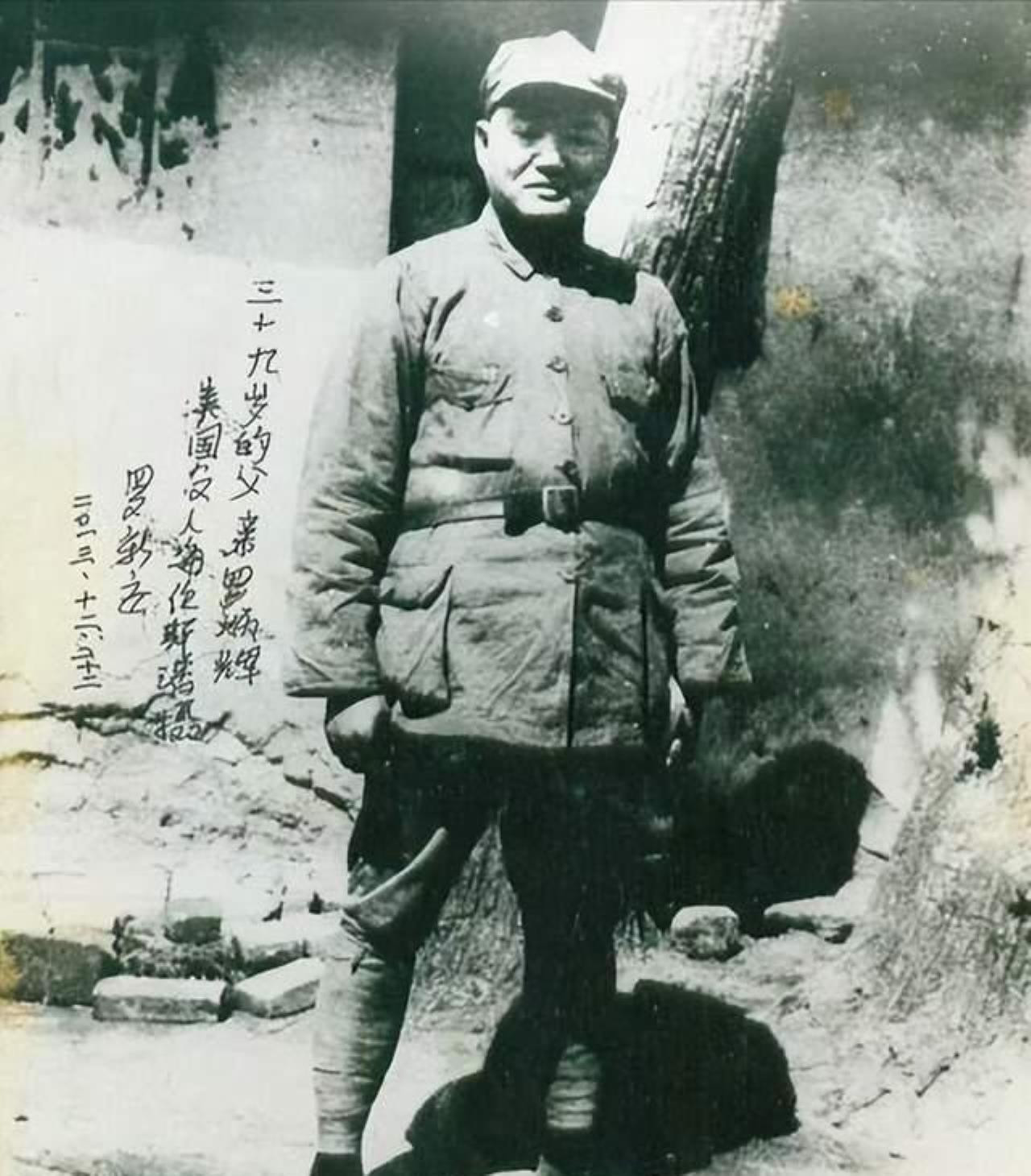1941年初夏，日伪军七百余人深夜偷袭新四军二师师部，当时负责警戒的警卫连战士极