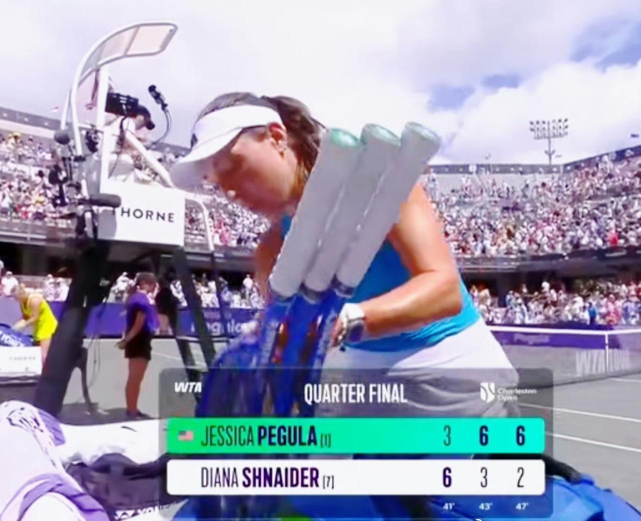 三盘逆转女王！WTA500查尔斯顿站1/4决赛，佩古拉3-6/6-3/6-2逆转