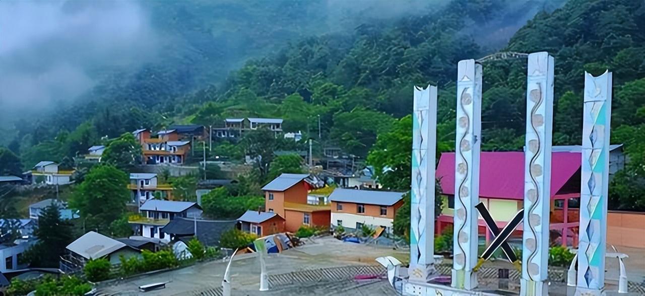 为何我国会放弃遍地翡翠、富产金丝楠木，价值抵百个香港的江心坡江心坡，——遍地