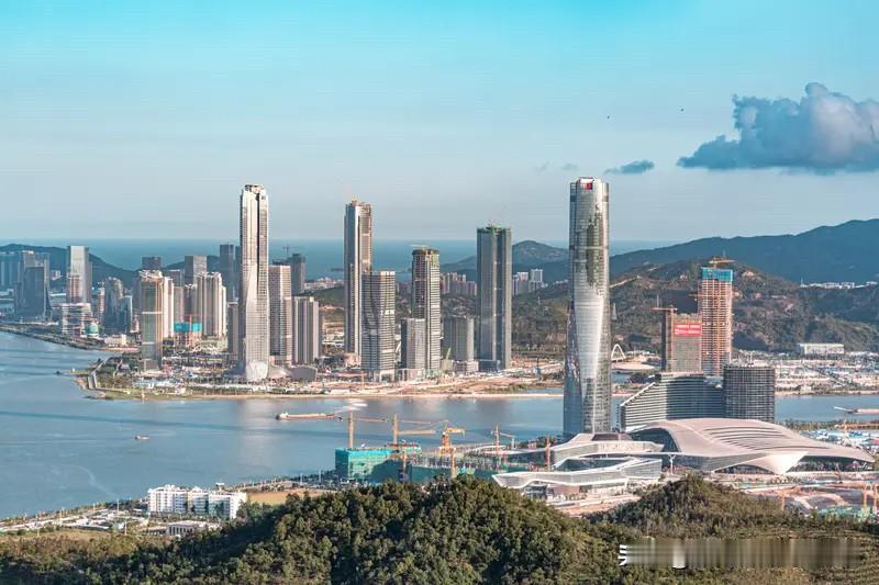 珠海楼市的那些老人也开心了。珠海楼市这几年买房的难度下降太多了。从2022年