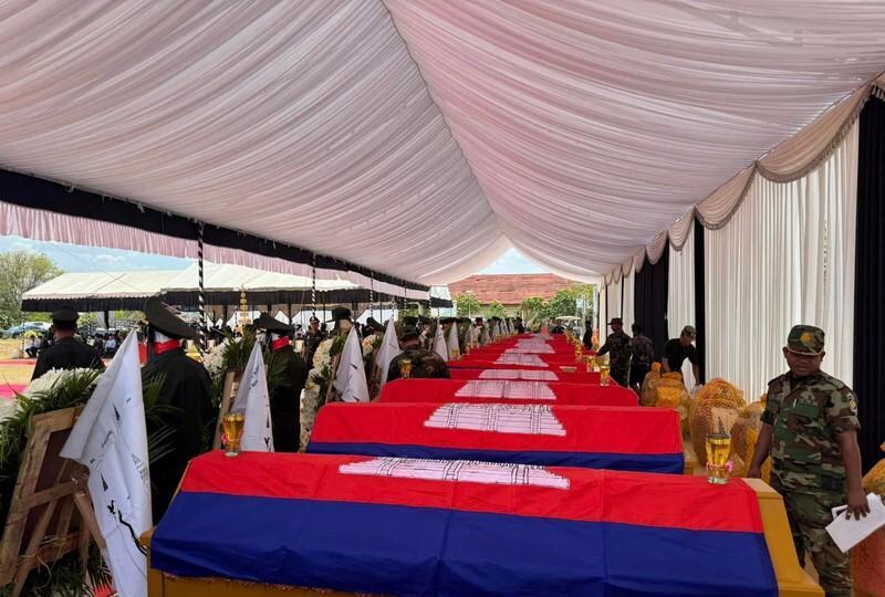 泰国军方称柬埔寨边境冲突致约100名士兵死亡地区局势再度紧张7月25日，泰国