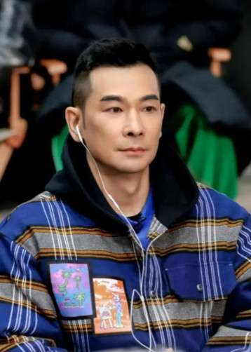 2012年，赵文卓怒怼甄子丹：“我在北京有10套房，就算赔上我的演艺生涯，我也要