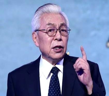 看到“1.3秒”这个数字，后背还是一阵发凉。月球到地球38万公里，激光只要1.