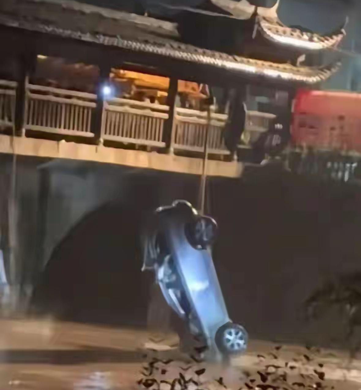 事故一出，我就知道“女司机”又被贴上标签了！4月6日晚，福建龙岩长汀县