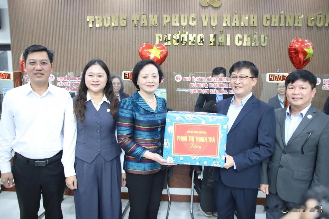 刚走马上任不久的越南首位女性副总理范氏清茶，在基层调研时的一番讲话很有水平，从中