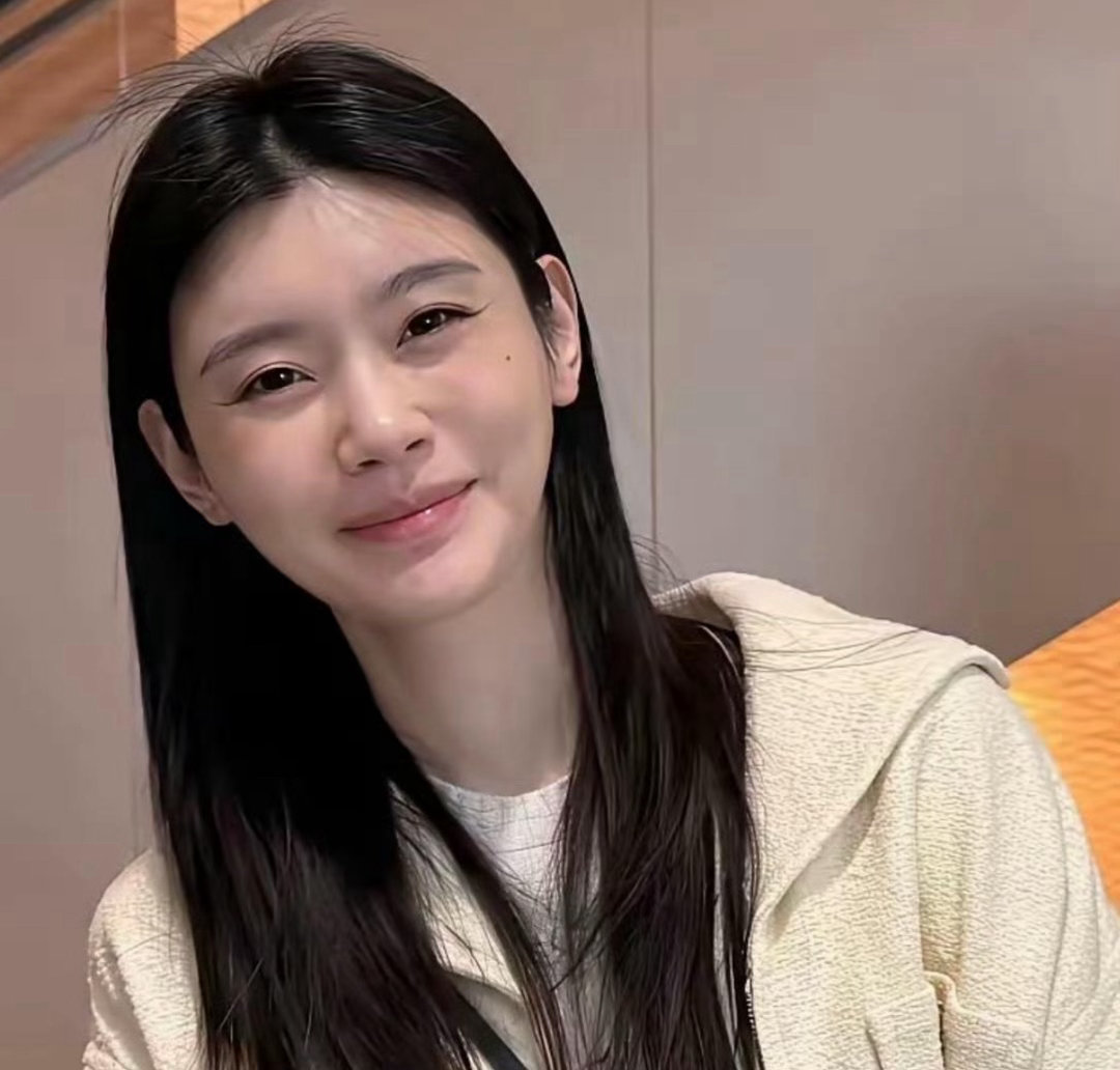 奚梦瑶颜值变迁：早年平平无奇，婚后状态蜕变惊艳