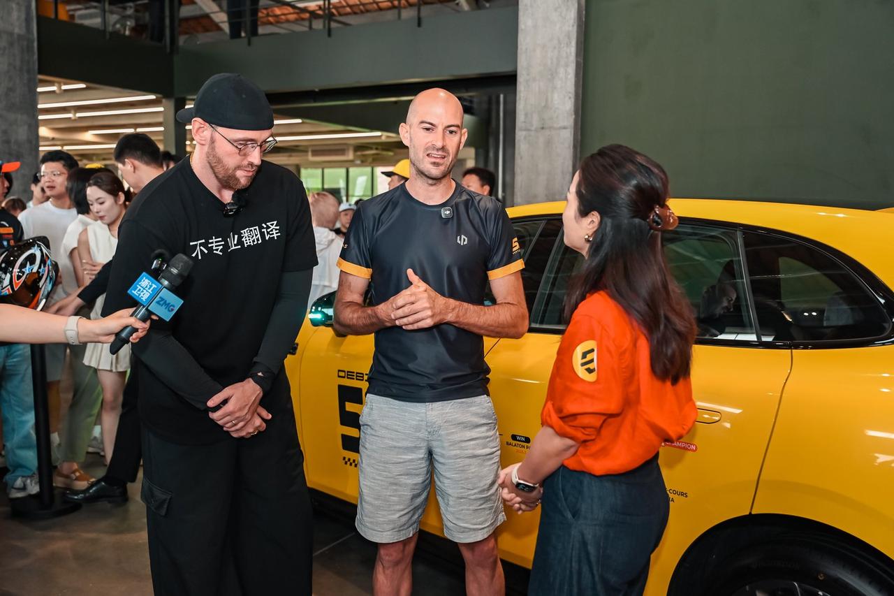 德比斯的中国行，应了那句全世界都在学中国话😎等等，德比斯你学中文多久了？今