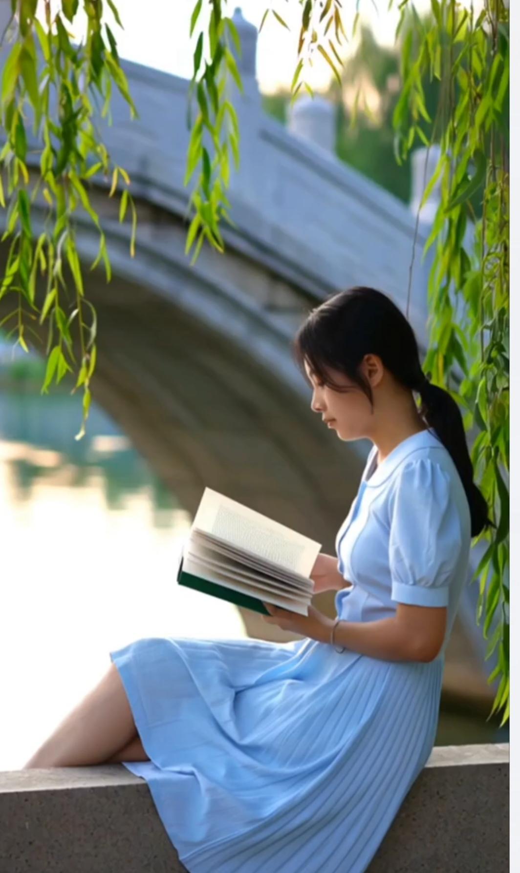 伊河桥上的春夏秋冬春的温馨，夏的热烈，秋的深沉，冬的静谧，都是大自然最动人的乐