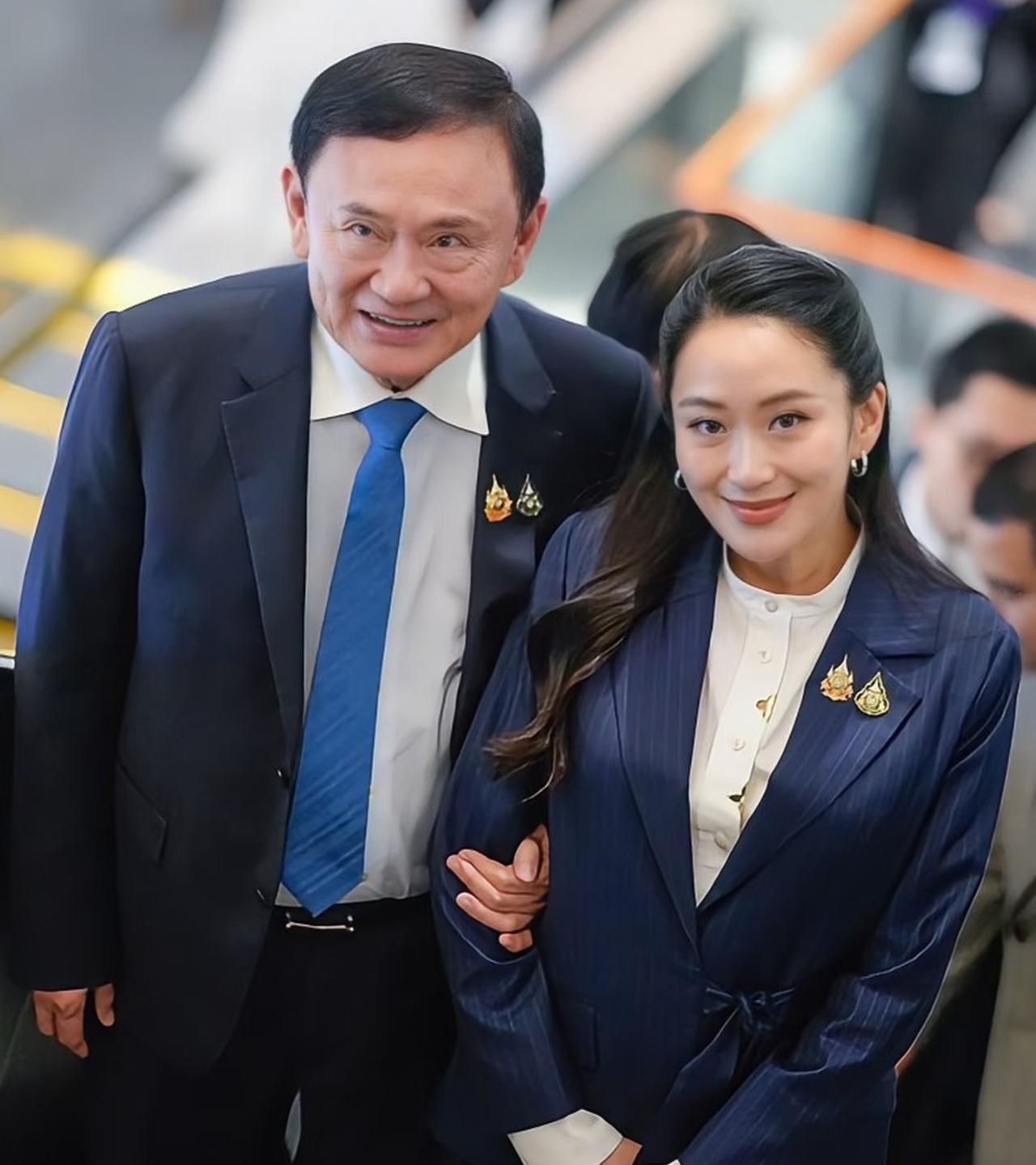 毫无意外，他信如期返回泰国，为泰党即将开始绝地反击。理由如下：就在绝大多人