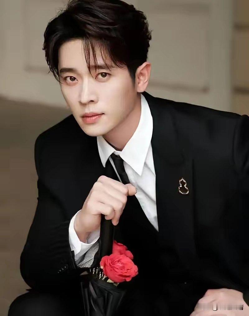 丞磊发文称自己将发2个红包出来，一个没有门槛，所有人都能领，另外一个只有粉丝可以