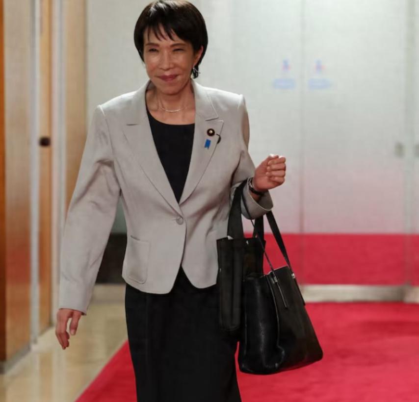 这边日美首脑刚在华盛顿谈完大事，那边日本首相会前的一幕，直接把真实态度摆到了台面