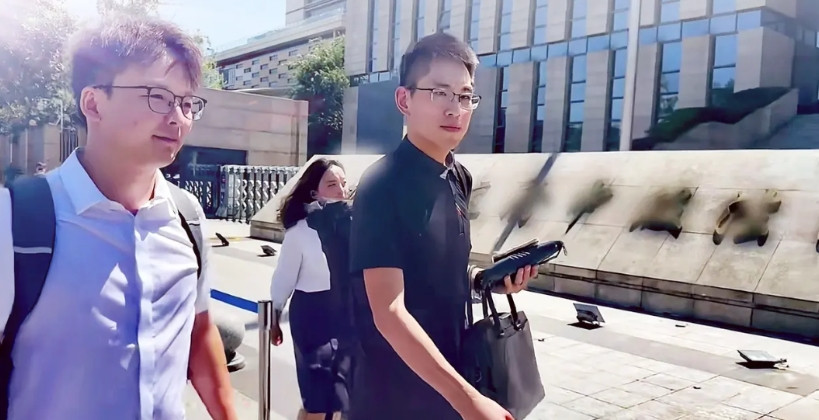 成都地铁偷拍诬告案“还有光”！刷到一条视频，视频中成都地铁偷拍诬告案当事人和代