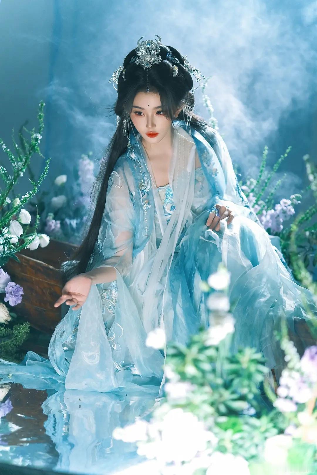 孔雪儿暗河传角色写真又美又仙好有故事感的眼睛孔雪儿暗河传​​​